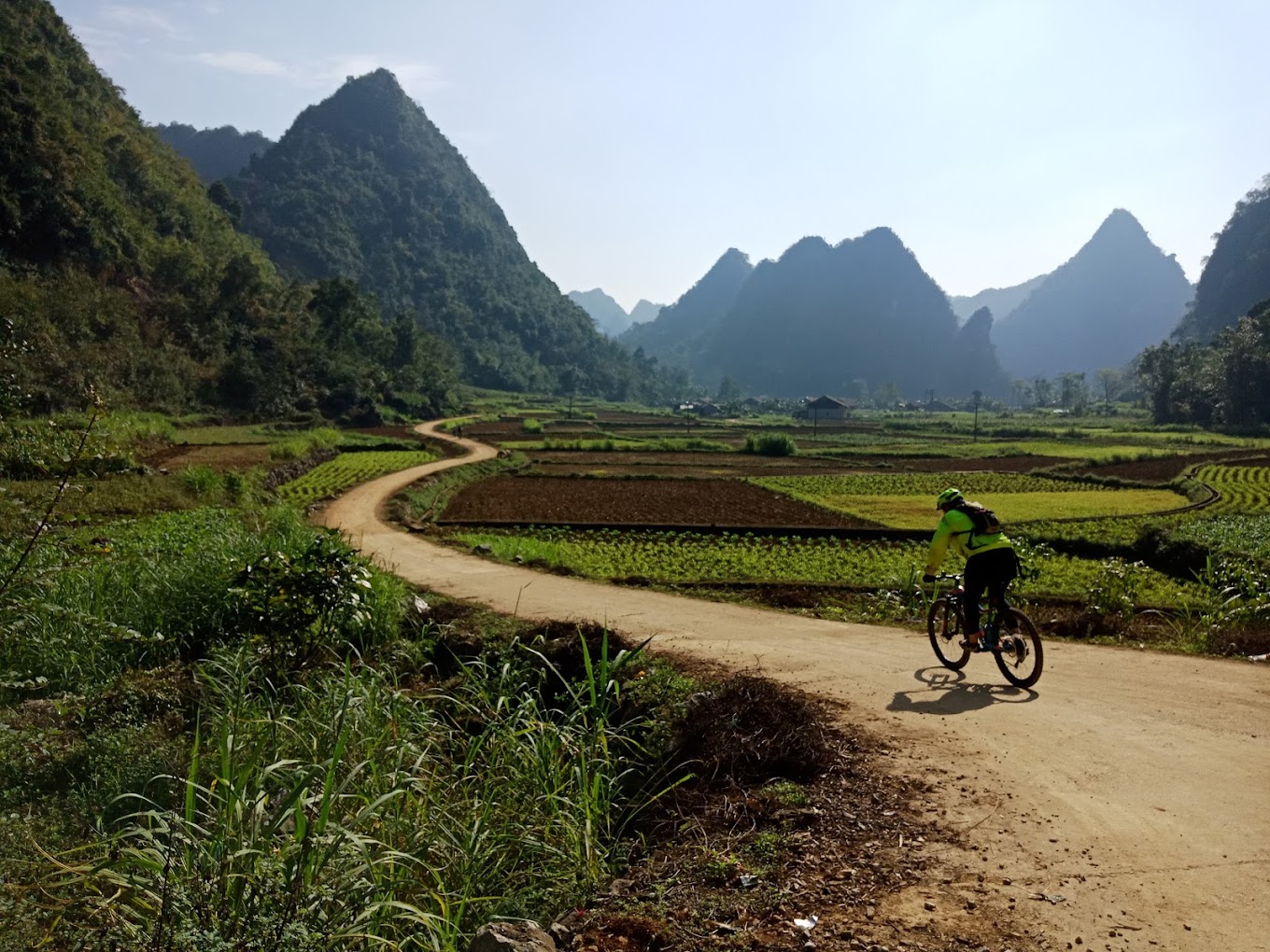 Northeast Vietnam Bicycle Tour Ha Giang, Ba Be 7 Days